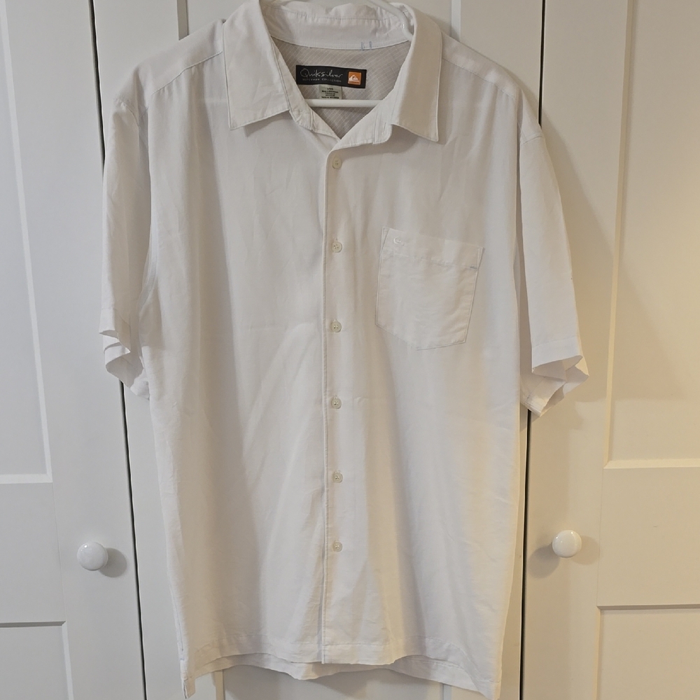 Quicksilver Waterman White Casual Button Down Shirt Lightweight Relaxed Fit
